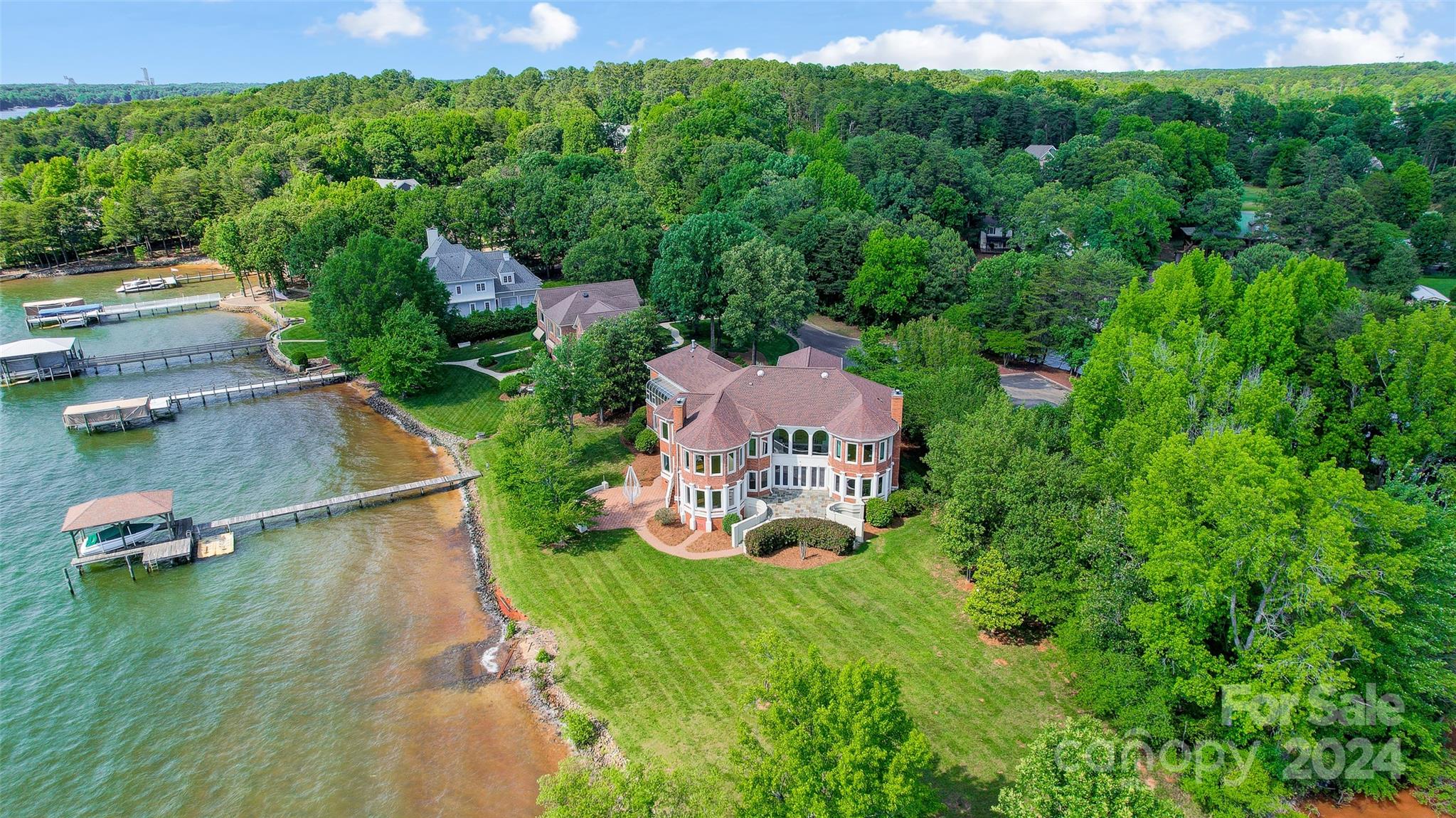 Pine Knoll - Residential