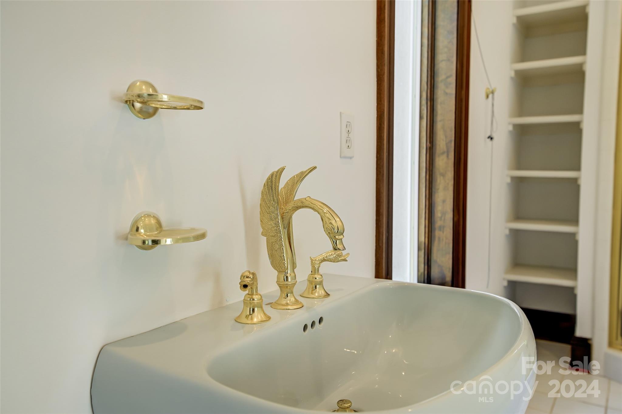 Pine Knoll - Residential