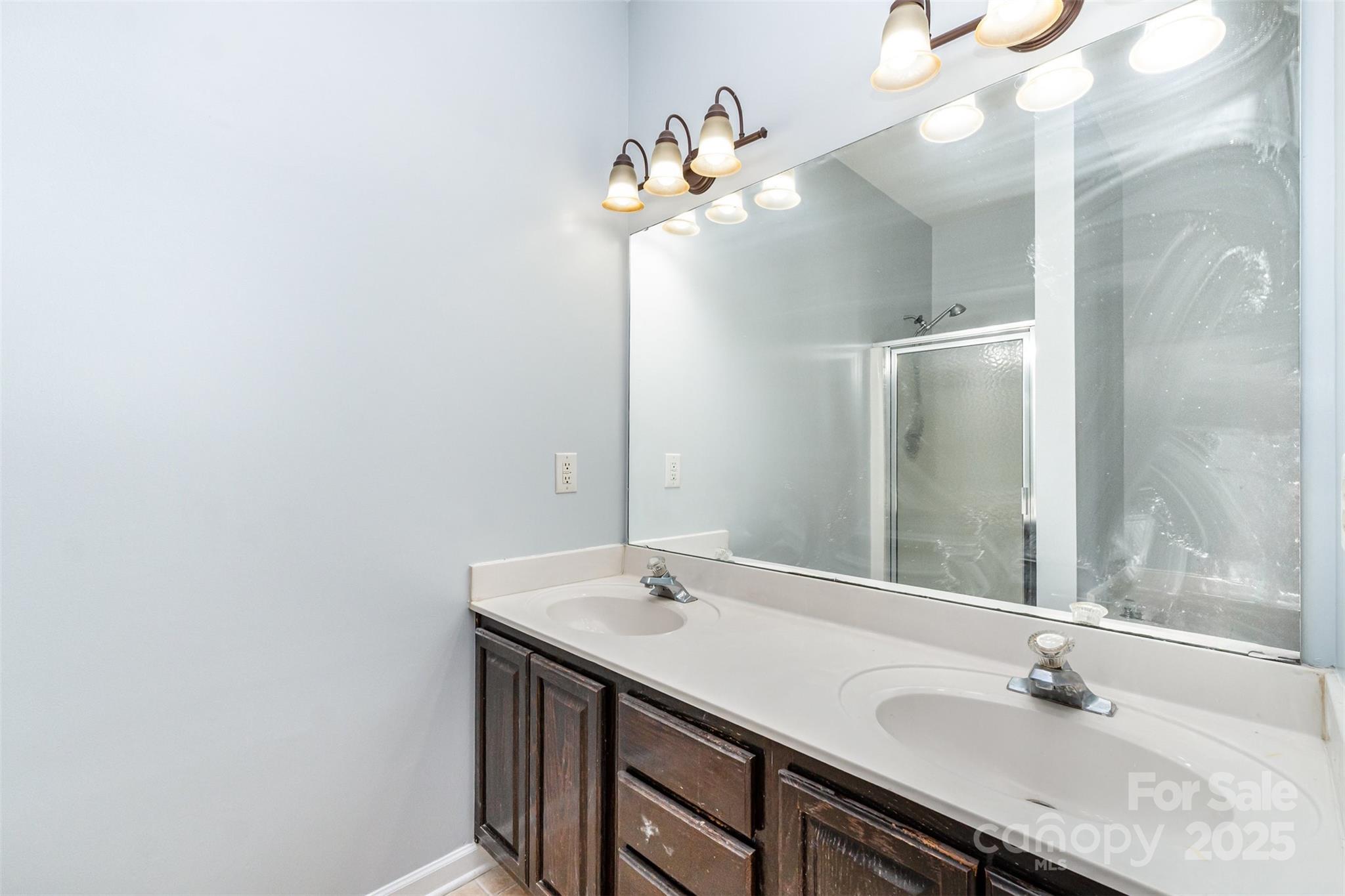 Oakstone - Residential