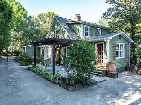 Photo of 4330 Brookfield Drive, Charlotte, NC 28210 (MLS # 4383464)