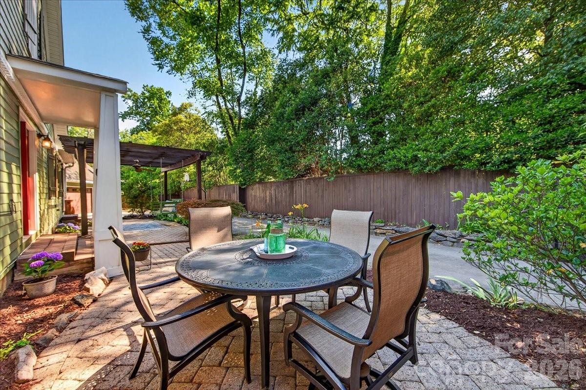 Beverly Woods - Residential