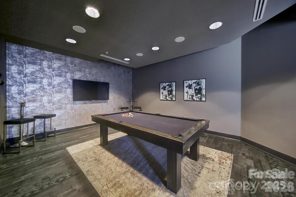 Avenue Condominiums - Residential