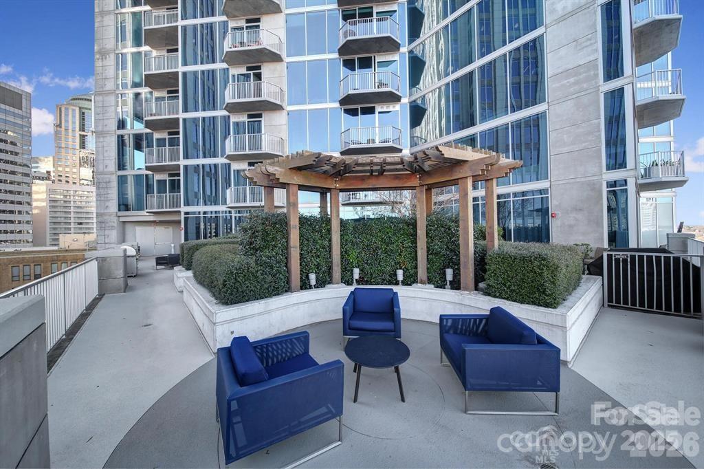 Avenue Condominiums - Residential