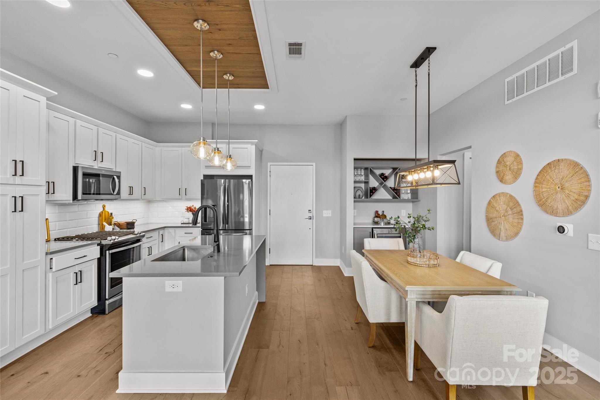 2401 Euclid Avenue 213
