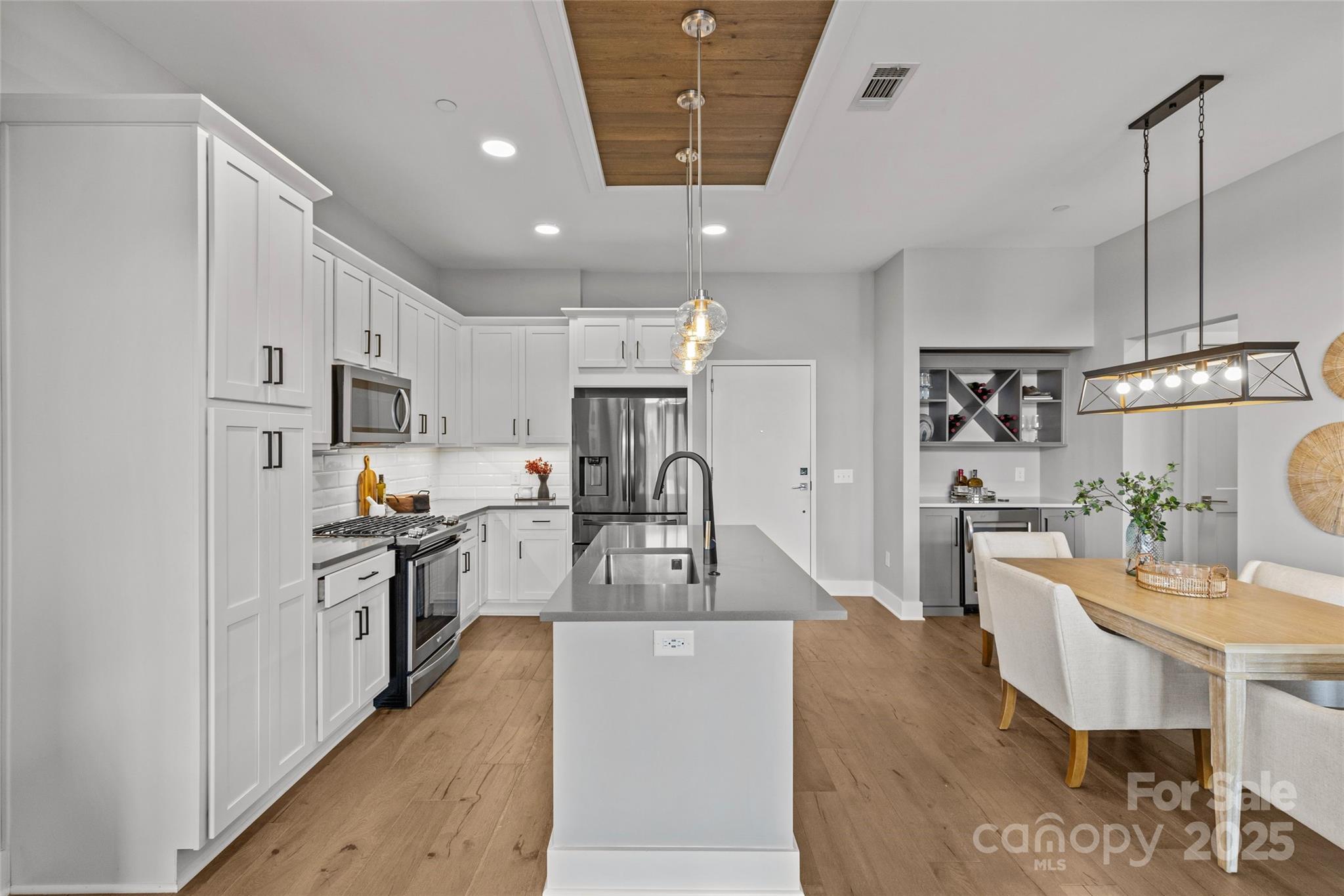 2401 Euclid Avenue 213