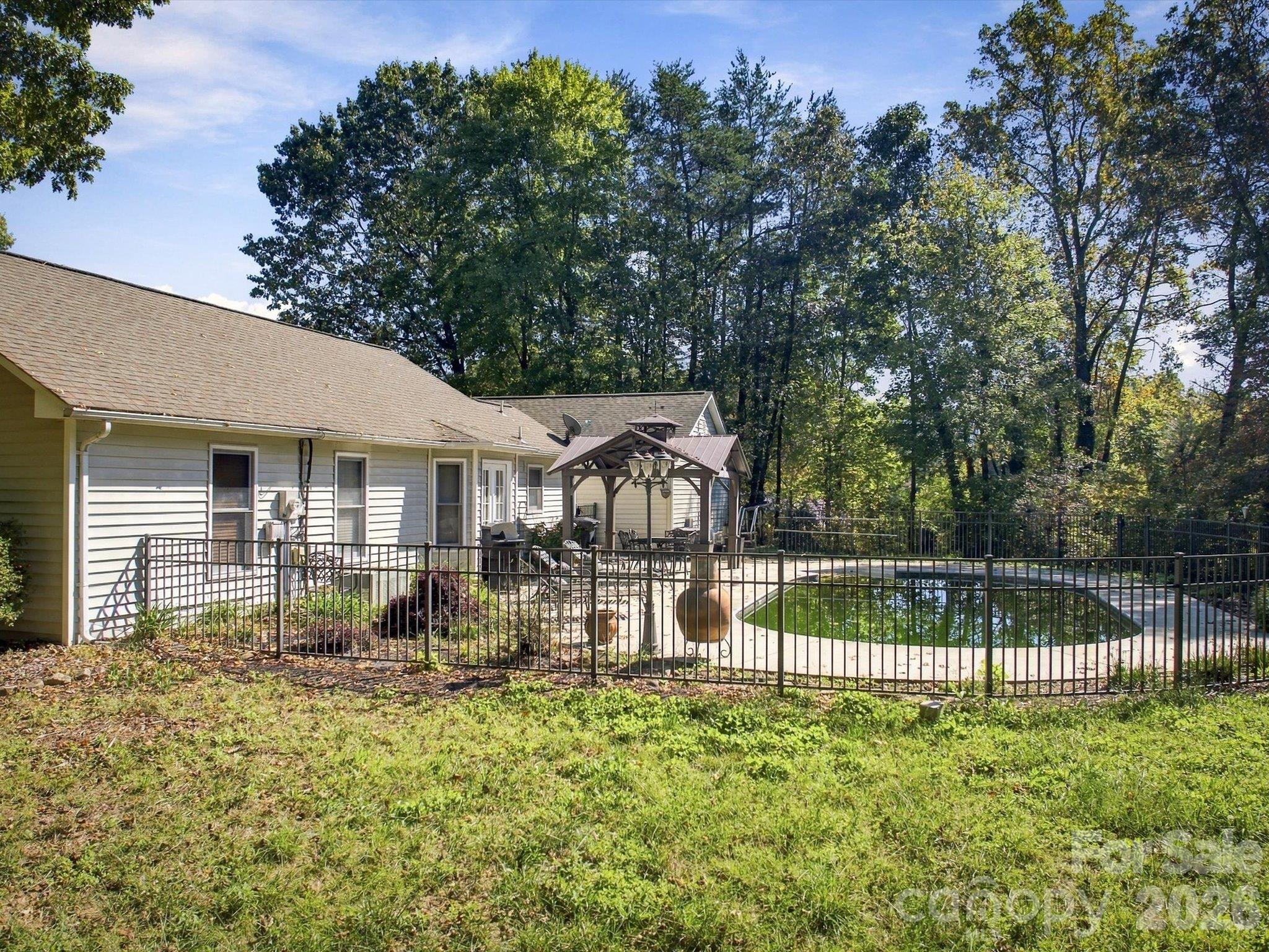 4284 Oakland Drive 1