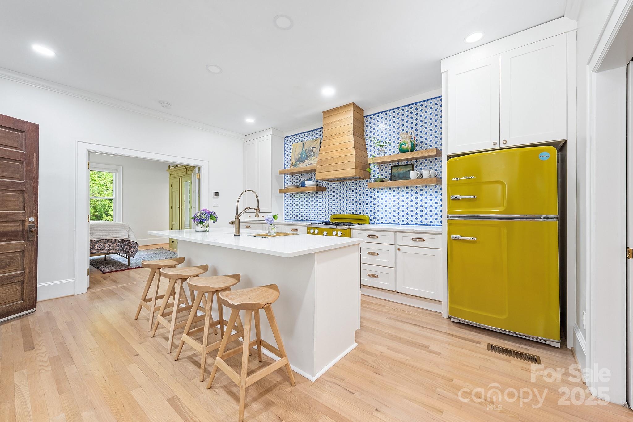 Elizabeth - Residential