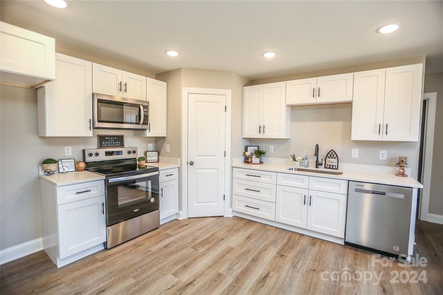 New Construction home in Kannapolis! Scheduled to be completed End of November. Call for details!