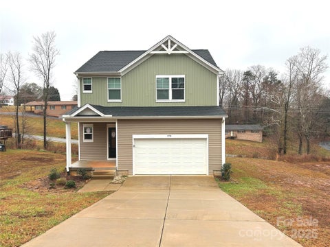 Photo of 578 30th Avenue Circle NE, Hickory, NC 28601 (MLS # 4328574)