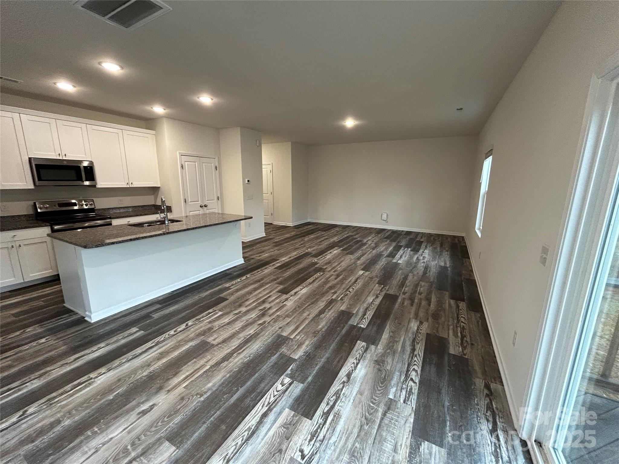 578 30th Avenue Circle NE