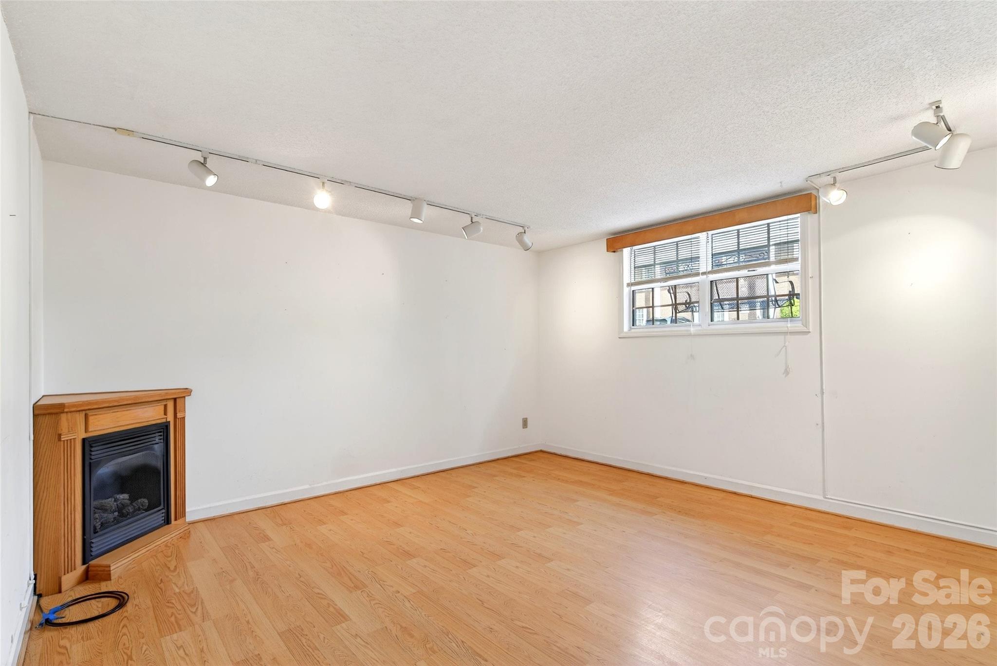 Laurelwood - Residential