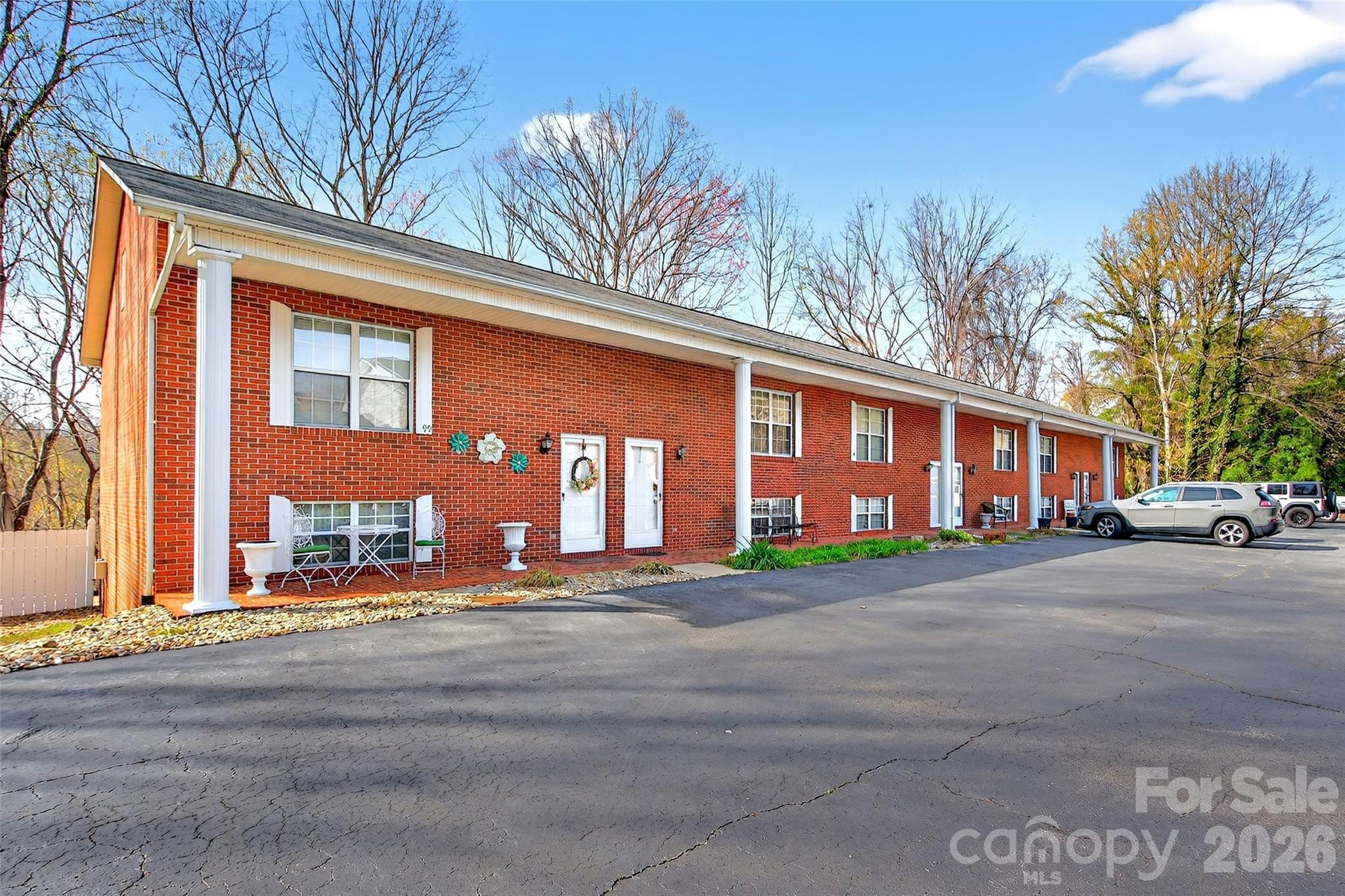 75 Laurelwood Drive 21/ 97