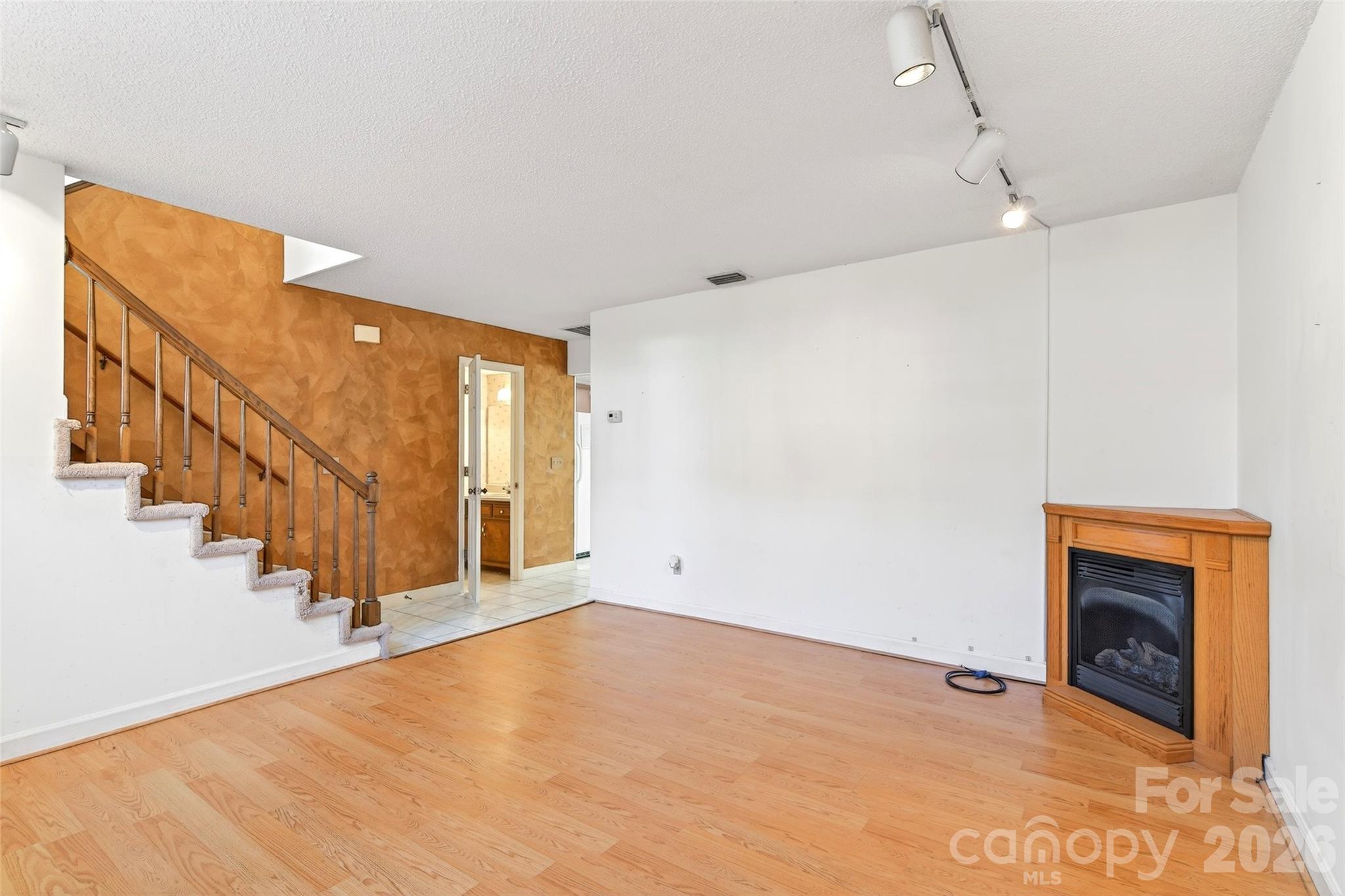 Laurelwood - Residential