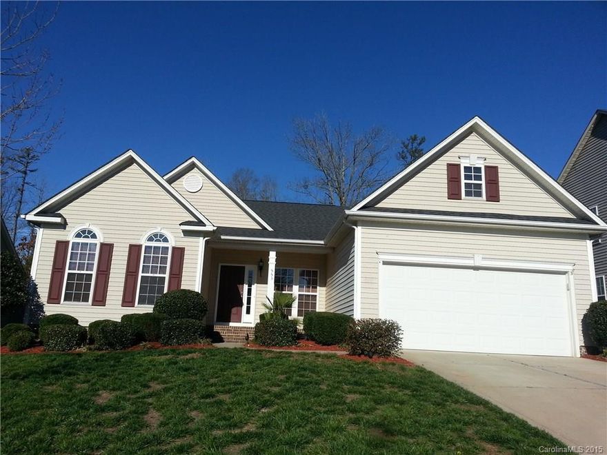 Well appointed 3 bed, 2 bath home with a formal dining area, bonus sitting room and more. Hardwoods throughout the main common areas, living area w/wood burning fireplace, adjacent to open kitchen, w/breakfast area and double oven and stainless steel appliance package, tiled back splash and an abundance of cabinetry. Ceiling fans and custom blinds throughout the home. Separate shower and soaking tub in the master bath, walk in closet and additional bedrooms that are open. Located close to I-77.