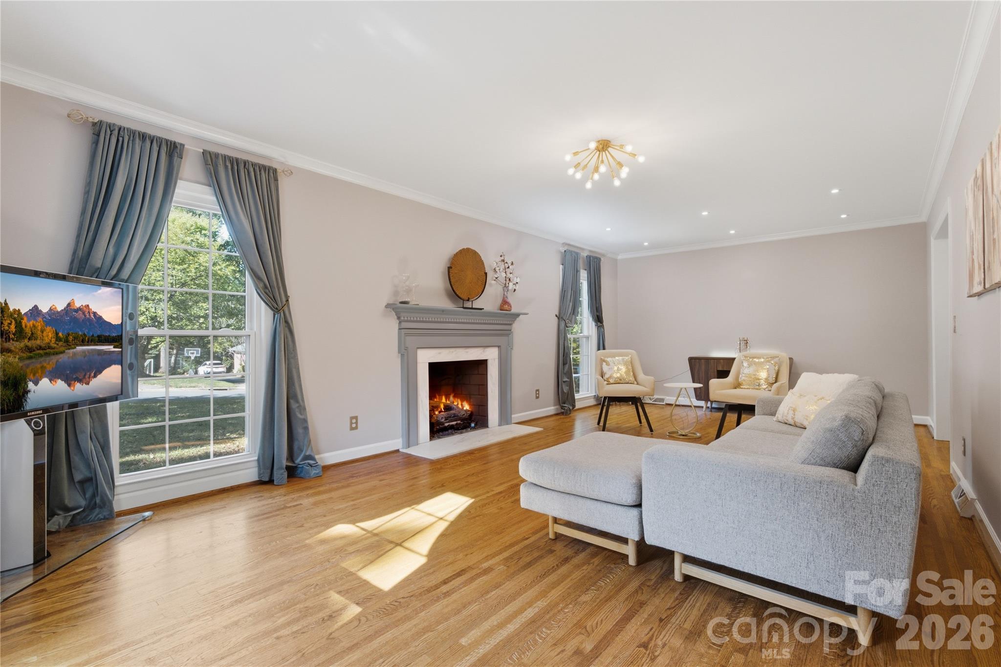 1200 Charter Place 138