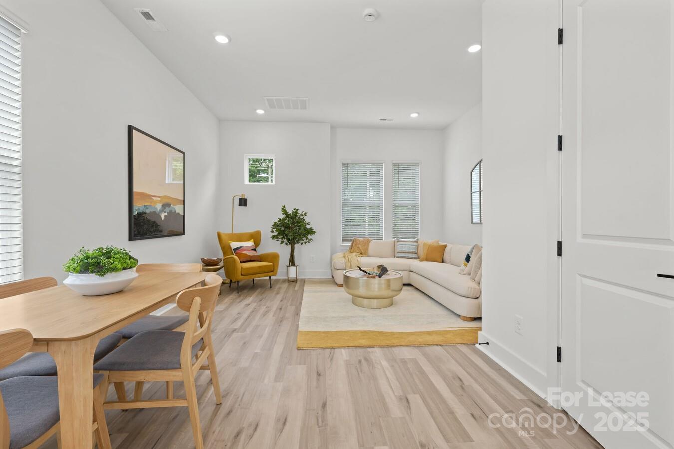 Charlotte, North Carolina 28269, United States, 3 Bedrooms Bedrooms, ,4 BathroomsBathrooms,Residential,Active,58918