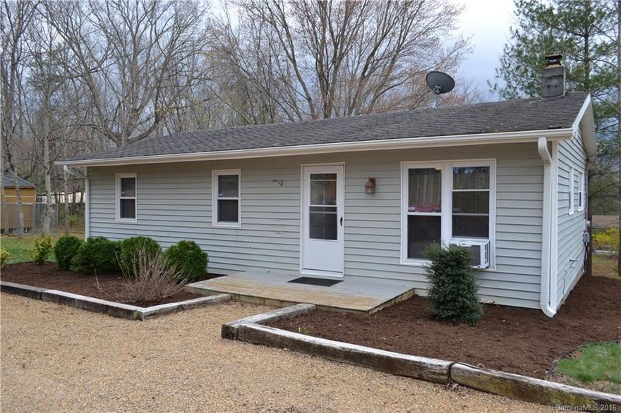 Beautiful well maintained home featuring three bedrooms and a fully-remodeled bathroom.  Updated features include kitchen and bathroom, stainless steel appliances included.  Nice and spacious yard with new and attractive landscaping, and a spacious storage building with plenty of shelving included.