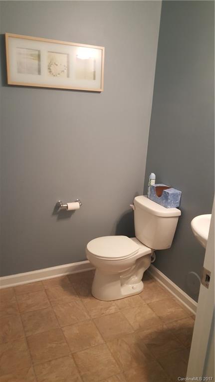 Ellis Pond - Residential