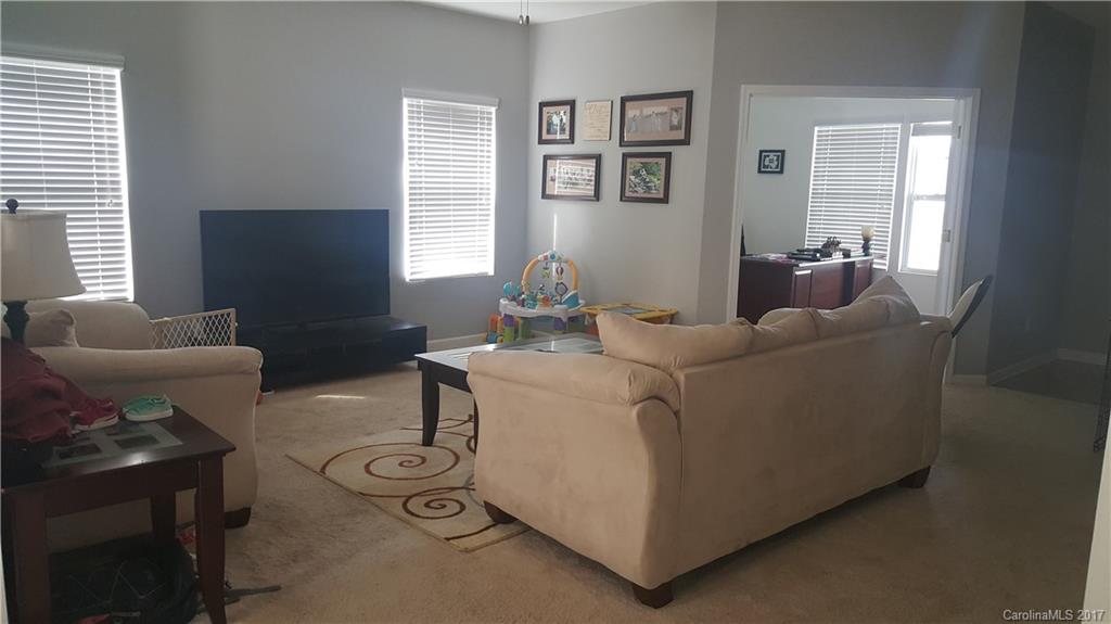 Ellis Pond - Residential