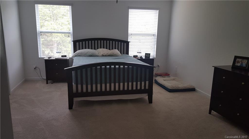 Ellis Pond - Residential