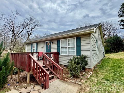 Photo of 1019 W 7th Avenue, Gastonia, NC 28052 (MLS # 4346419)