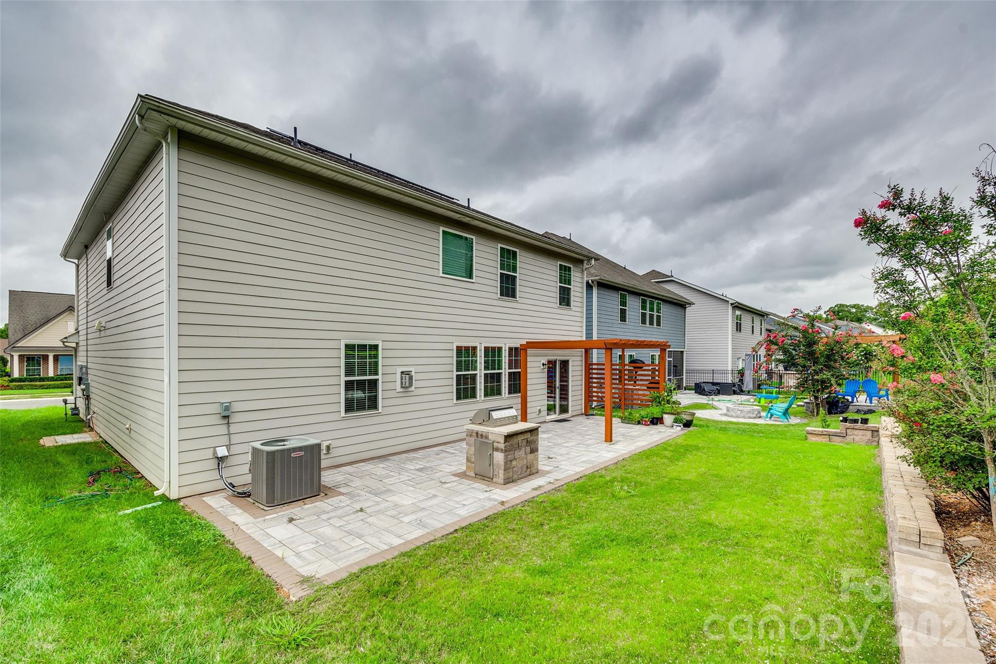 Oakland Pointe - Residential