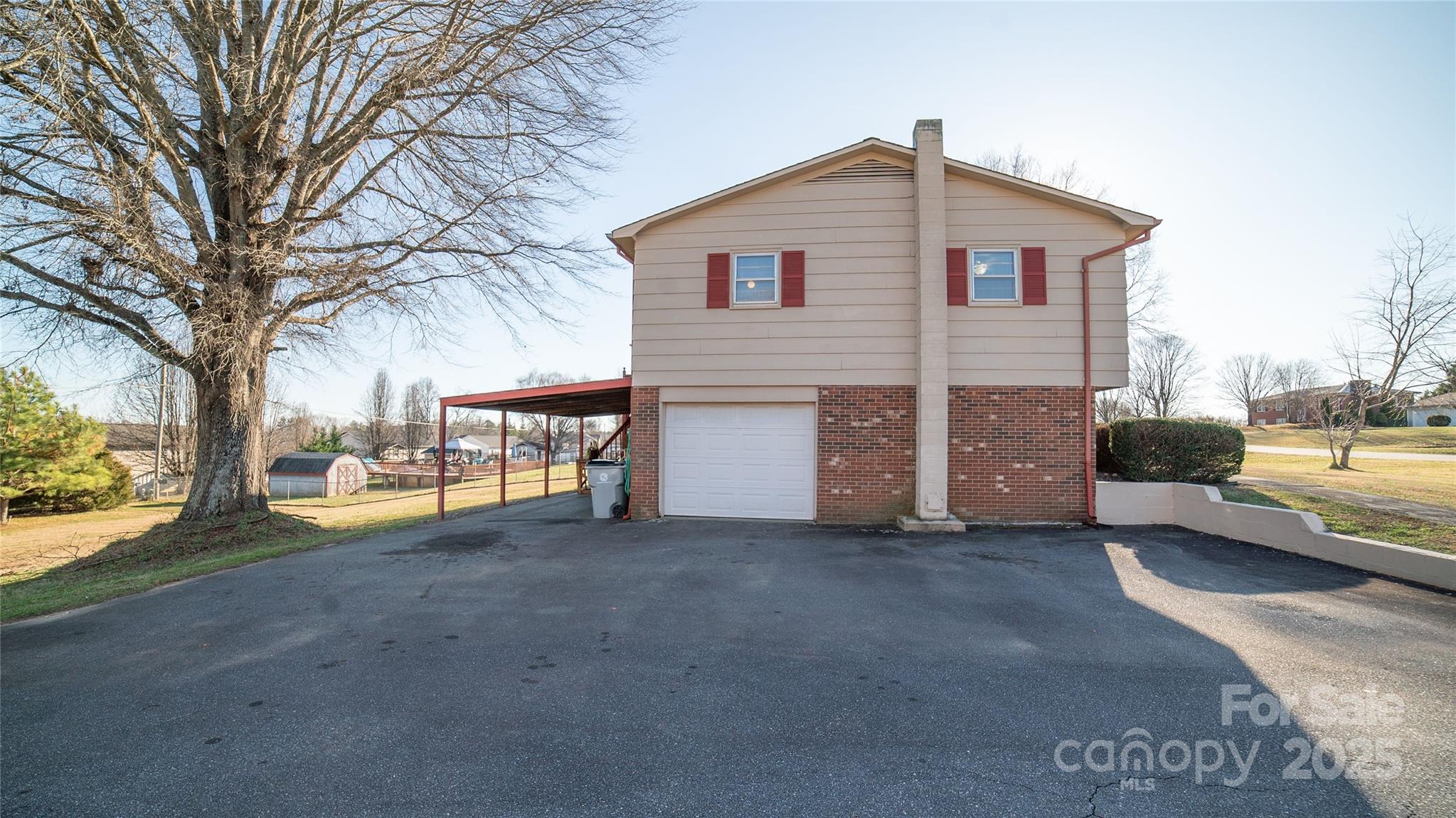 Hudson, North Carolina 28638, United States, 3 Bedrooms Bedrooms, ,2 BathroomsBathrooms,Residential,Under Contract,28737