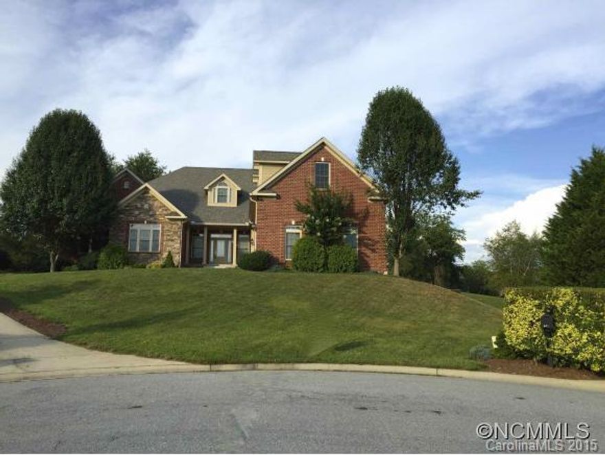 Fabulous custom built home in beautiful, upscale neighborhood close to all conveniences in So. Asheville area. Much thought went into the extras & design which make this aesthetically pleasing home exceptional. Great, mostly flat lot with room for pool. Open flow makes this light, bright home perfect for entertaining. Large side deck in addition to big back patio located at end of culdesac.