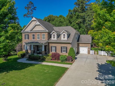 Photo of 2015 Madeira Circle, Waxhaw, NC 28173 (MLS # 4382324)