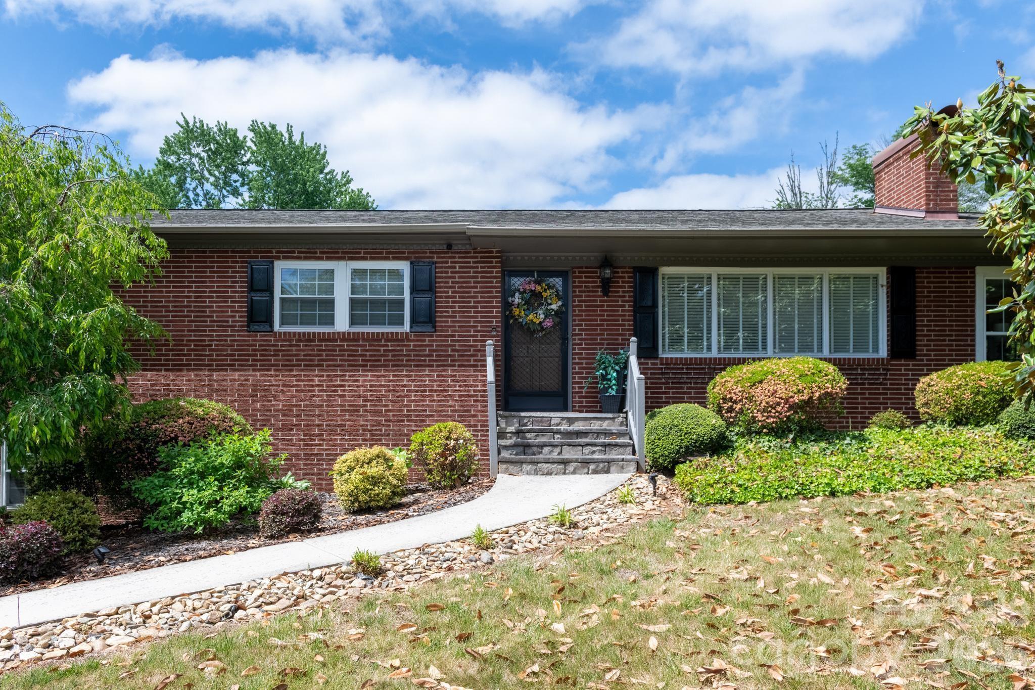 1818 Hickory Boulevard SW