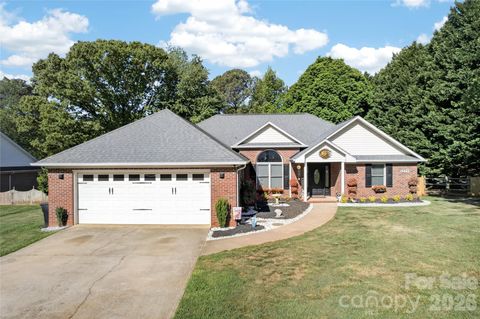 Photo of 1777 Knights Drive, Denver, NC 28037 (MLS # 4373146)