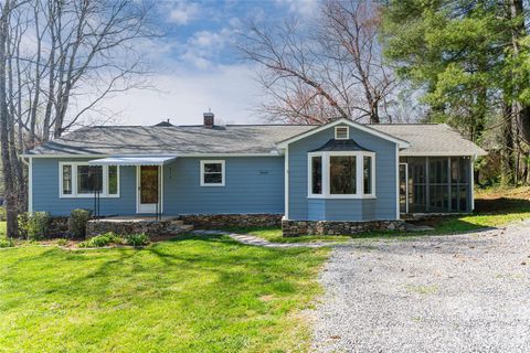 215 Browning Avenue Hendersonville NC 28791