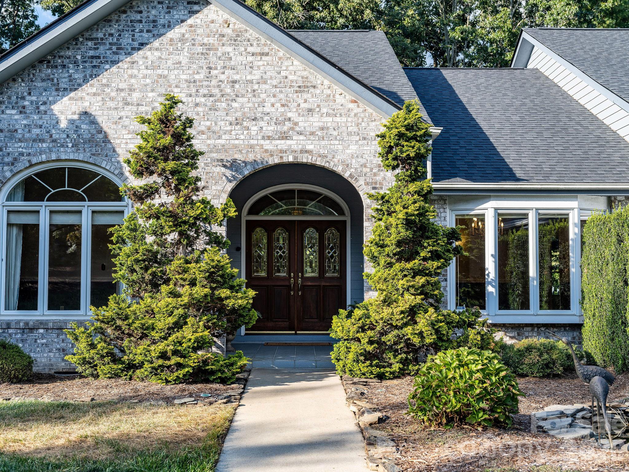 13 Lowry Lane
