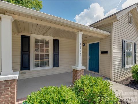 Photo of 1100 Pegram Street, Charlotte, NC 28205 (MLS # 4333641)