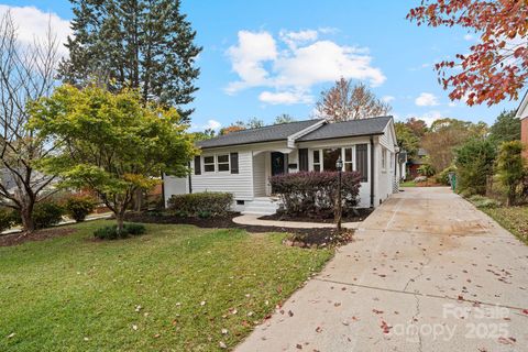 Photo of 3241 Brixton Court, Charlotte, NC 28205 (MLS # 4315985) Photo of 3241 Brixton Court, Charlotte, NC 28205 (MLS # 4315985)
