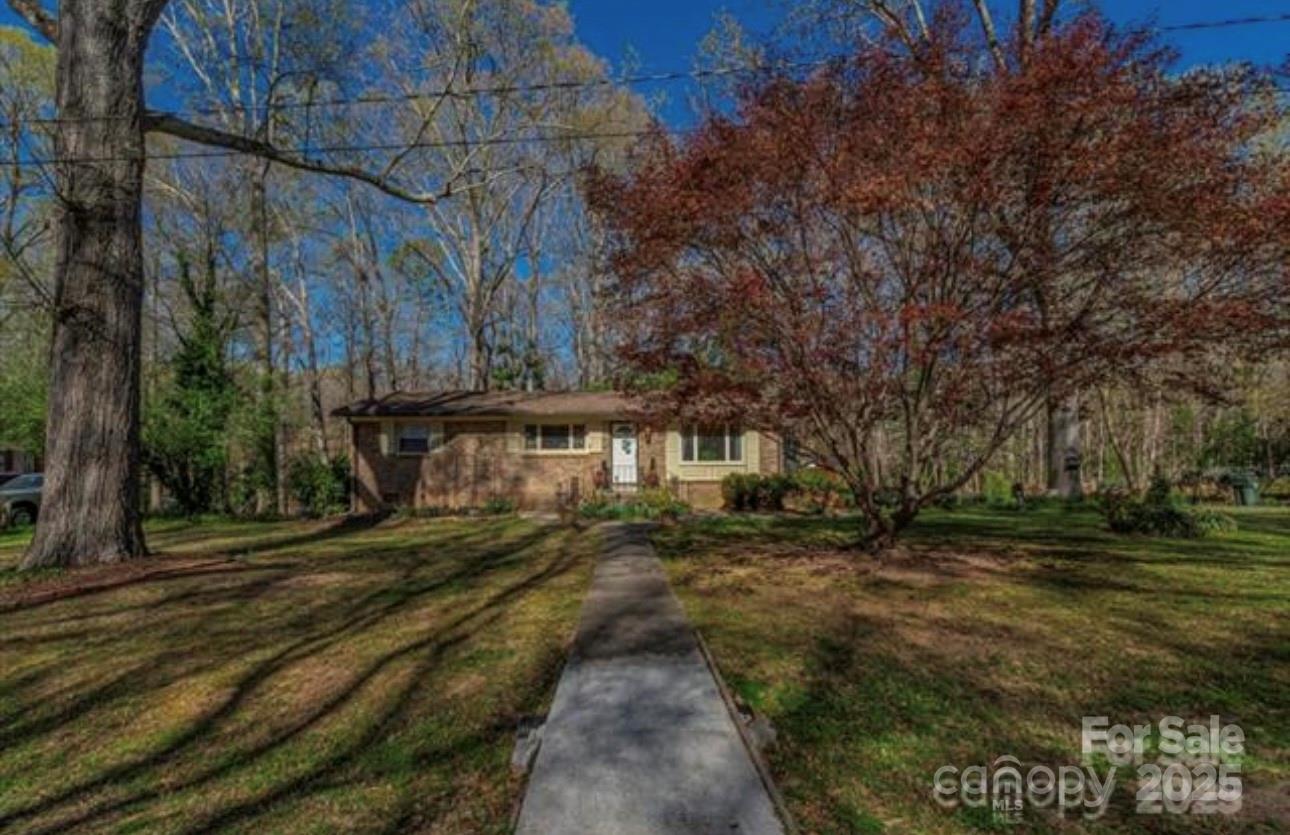 8 Northbrook Drive