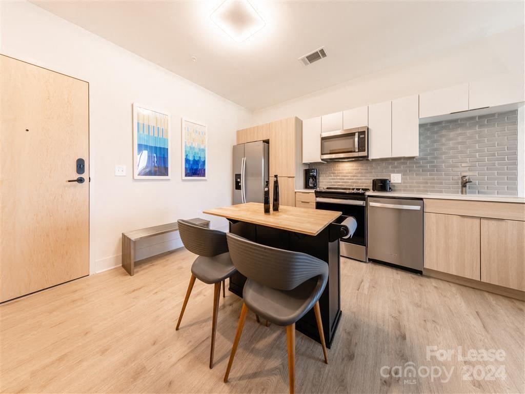 Charlotte, North Carolina 28206, United States, 1 Bedroom Bedrooms, ,1 BathroomBathrooms,Residential,Active,54791