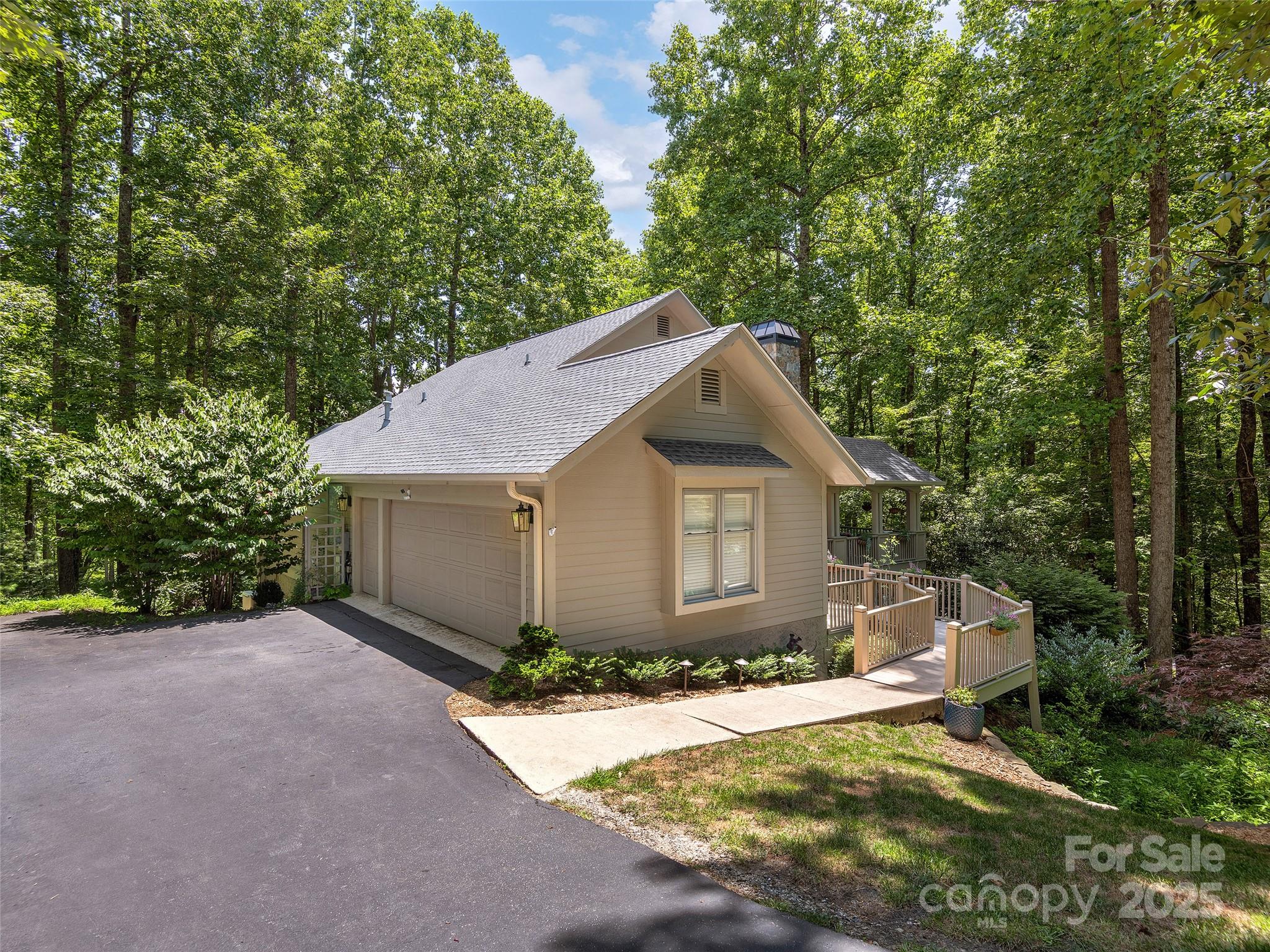 202 Bent Pine Trace