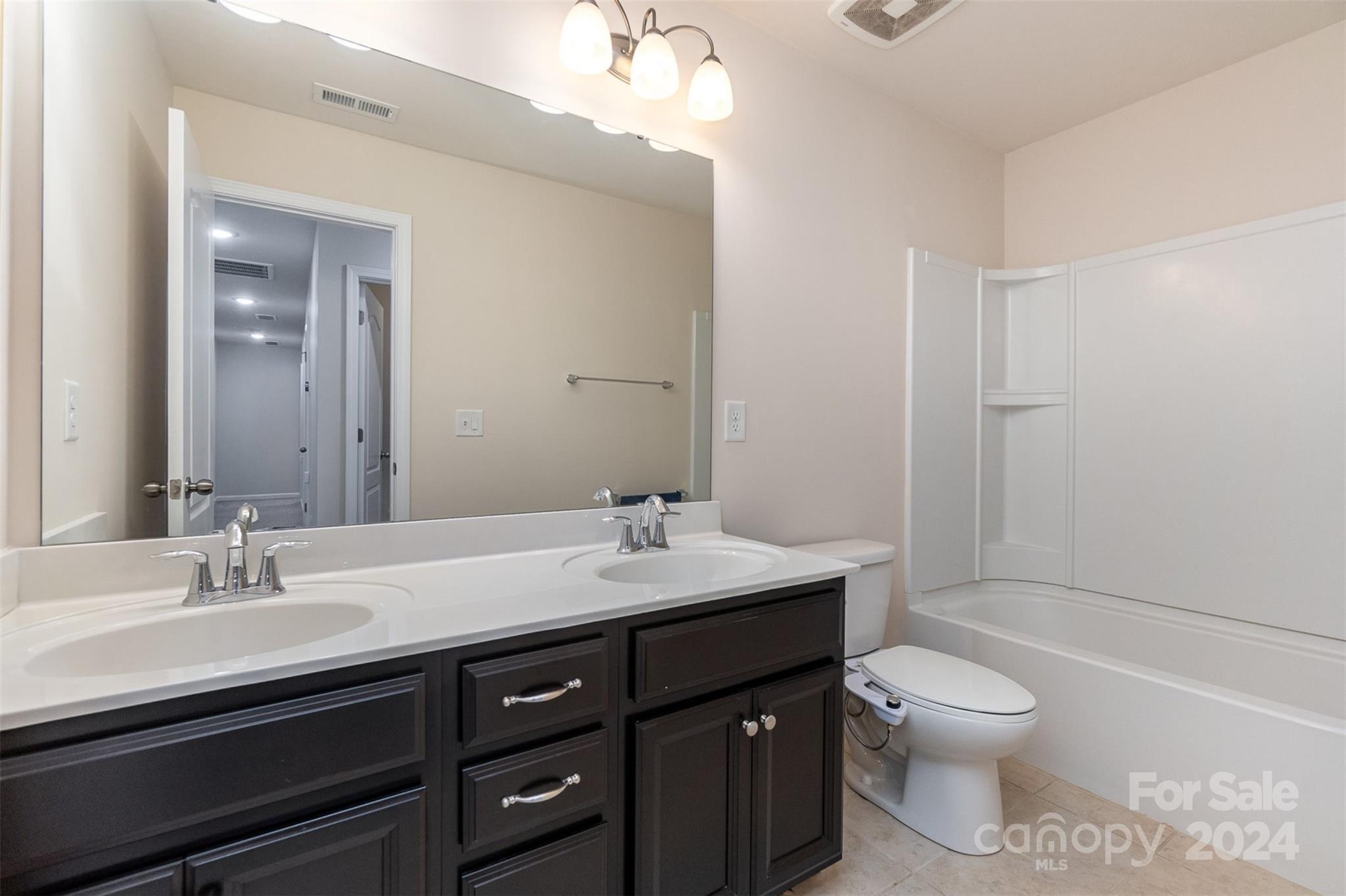 FULLERTON PLACE - Residential