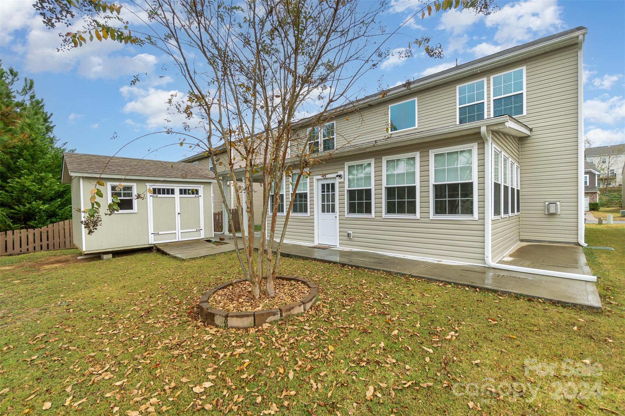 FULLERTON PLACE - Residential