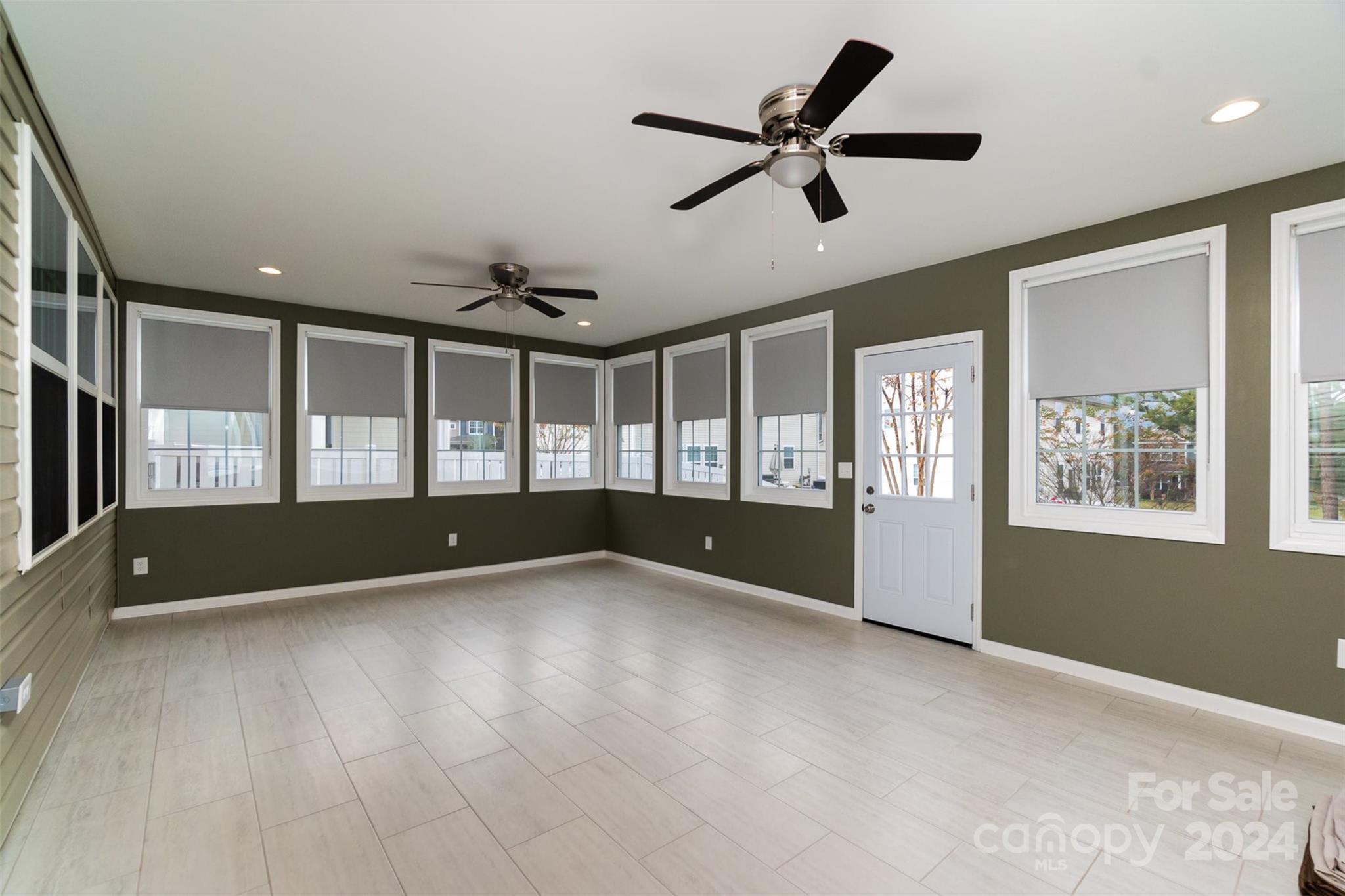 FULLERTON PLACE - Residential