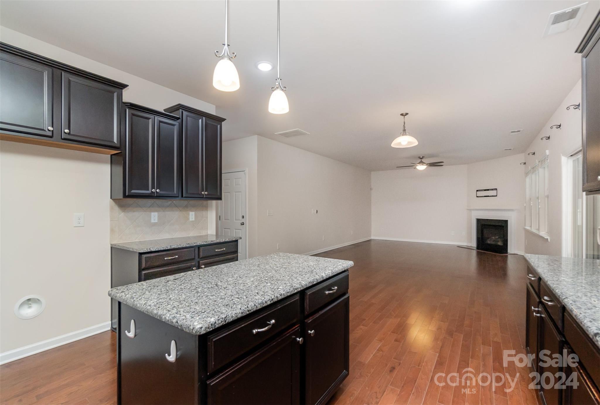 FULLERTON PLACE - Residential