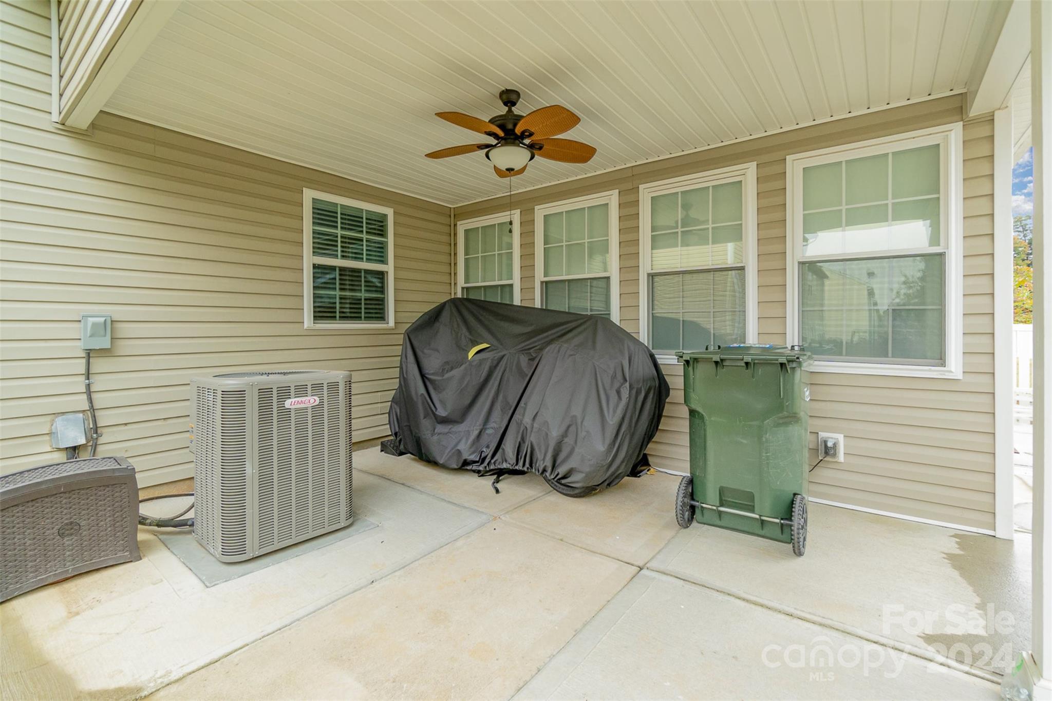 FULLERTON PLACE - Residential