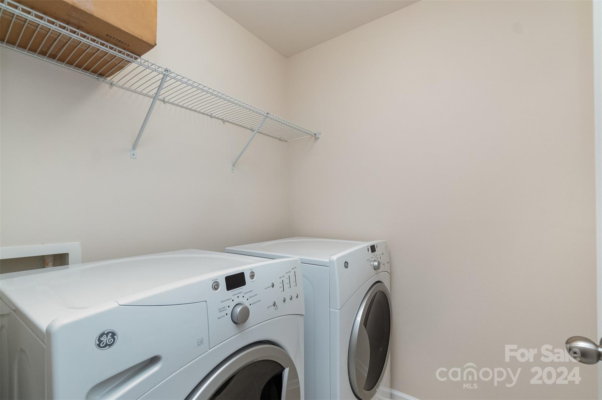 FULLERTON PLACE - Residential