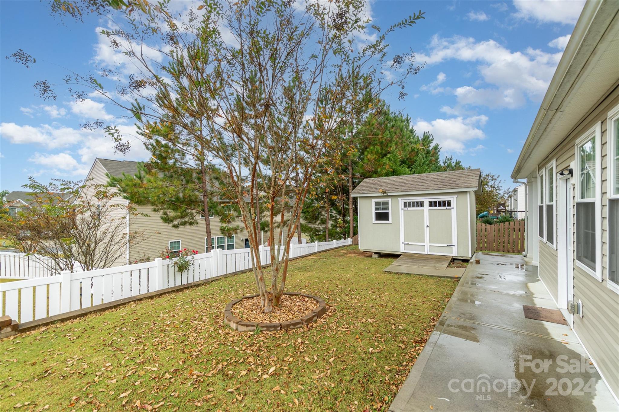 FULLERTON PLACE - Residential