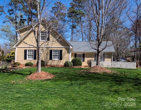 7521 Surreywood Place Charlotte NC 28270