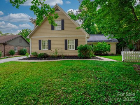 7521 Surreywood Place Charlotte NC 28270