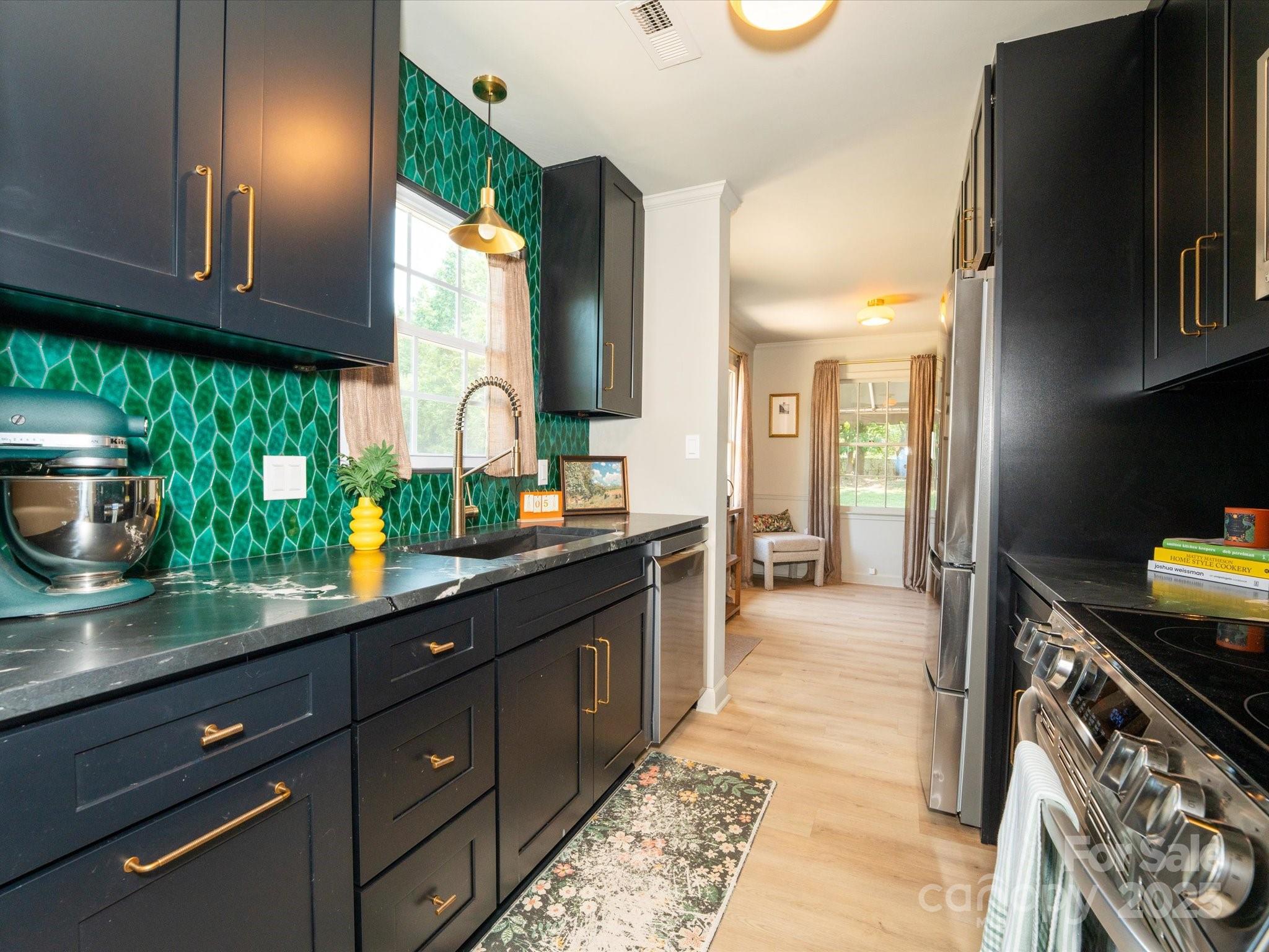 7521 Surreywood Place