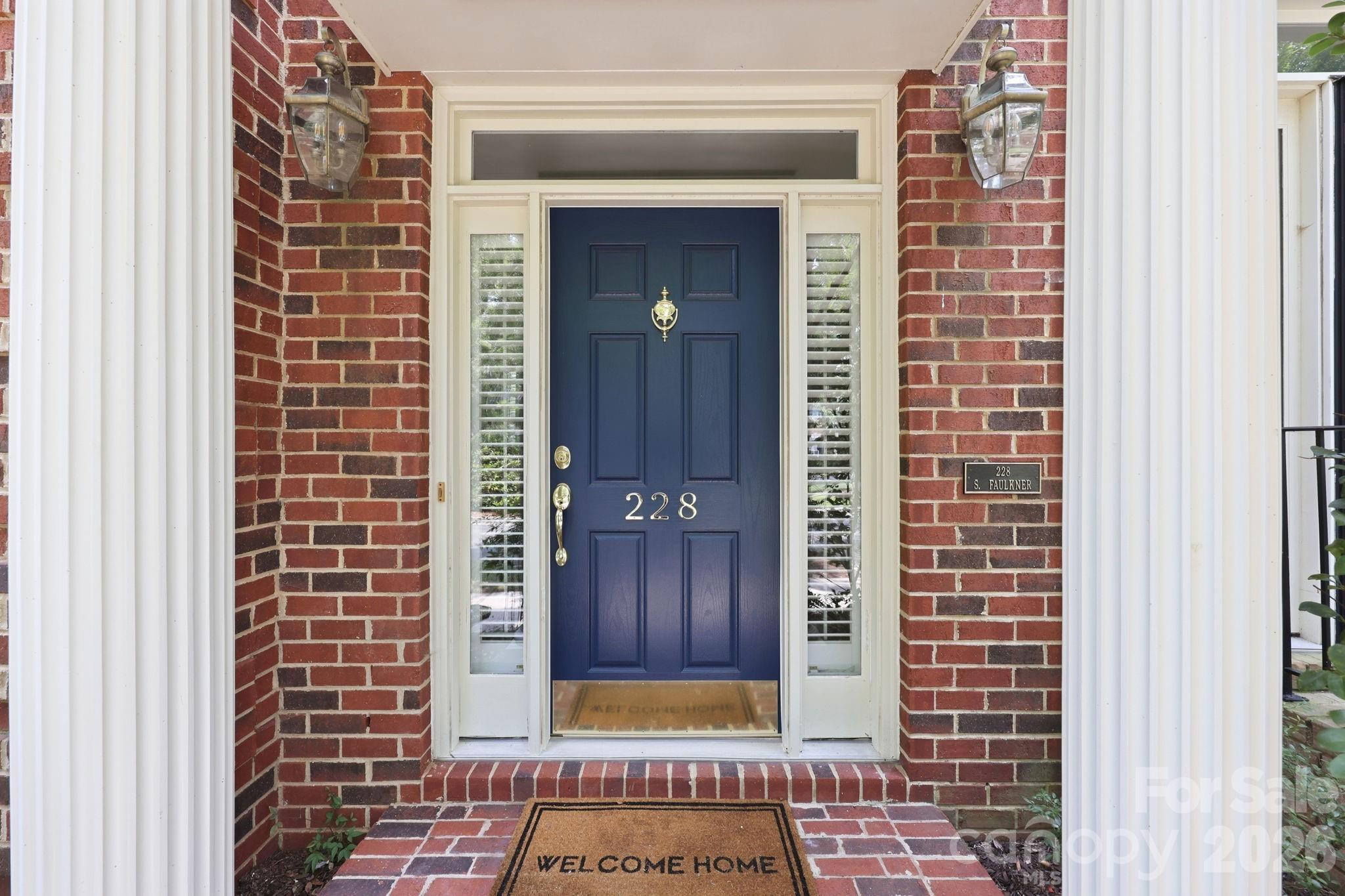 228 S Faulkner Way