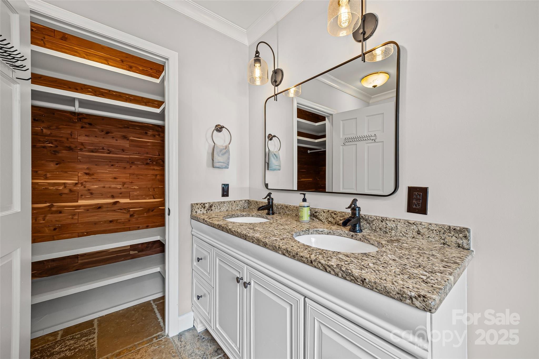 Tega Cay - Residential